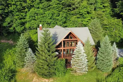 Image de Spacious Cabin; 3 King Beds, Hot Tub, Fire Pit