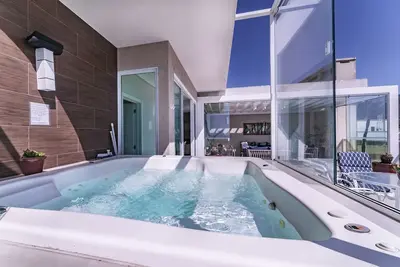 Image de Sea Front Duplex with Hydromassage