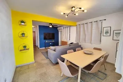 12 Guest Duplex w Free Parking next to Ocean Park