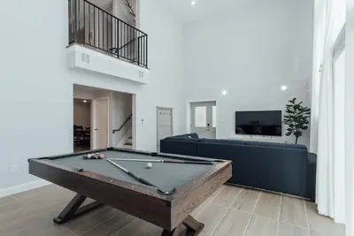 Image de Loft Townhouse * Free Parking space x2 *King bed near Nyc.