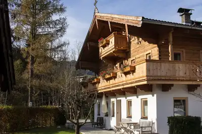 Image de Traditional 300yr old Tyrolean Chalet with Wellness & Billiards: 250m to skilift