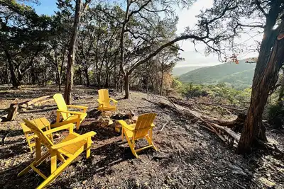 Image de Hay Bale Cabin - 10 acres, views and trails