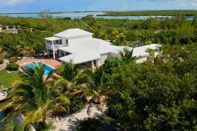 Image de Edgewater Villa