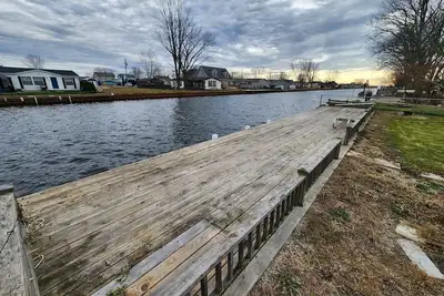 Image de Welcome to The Inn at Anchor Bay. . .