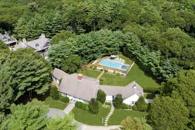 Image de Private, Immaculate Home in Resort-Like Setting with Pool