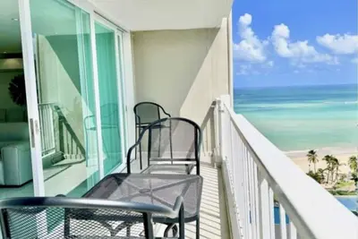 Image de Oceanfront Elegance with Ocean and Mountain Views