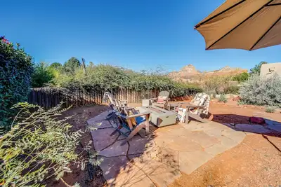Image de Red Rock Mtn View & Fire Pit: Central Sedona Home!