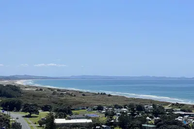 Image de Waipu Cove Beach Bach, stunning ocean views and 5 mins walk to the beach