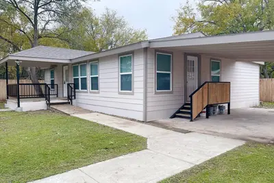 Image de *New remodel- Modern Home