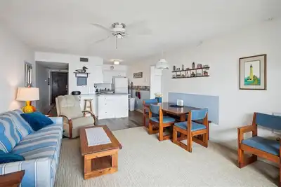Image de Just Duck Inn - Bright, Cheerful, 2br/2ba Semi-Oceanfront condo in Duck, Sleeps 4-7