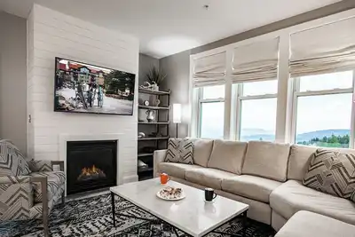 Image de 2 Br Seneca Condo 200 Beautiful Vista Views