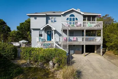 Private Pool, Oceanside, Walkable to Downtown Duck!