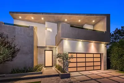 Image de Beautiful Modern 4 Bedroom Villa w/ Pool & Hot tub