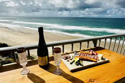 Image de \"Experience the Ultimate Beachfront Getaway! Breathtaking Views! \"
