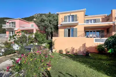 Villa Melia, luxurious villa with superb view of the islands, 400 m from the sea