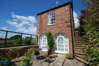 Image de The Old Watchtower, romantic, country holiday cottage in Alnmouth