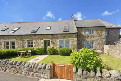 Image de Ottoline Cottage, pet friendly, country holiday cottage in Embleton