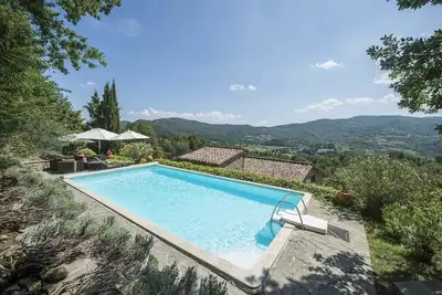Image de Traditional Umbrian Farmhouse with Private Pool