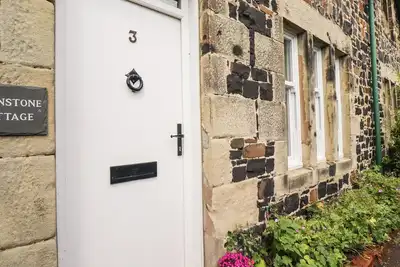 Image de Whinstone (Bamburgh), pet friendly, with a garden in Bamburgh