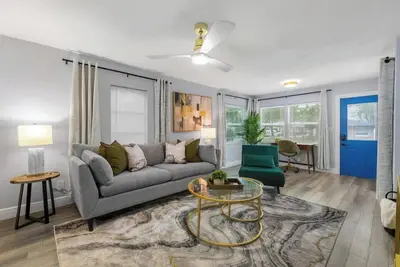 Image de Fresh Modern Home Nearby Busch Gardens, Zoo Tampa & More!