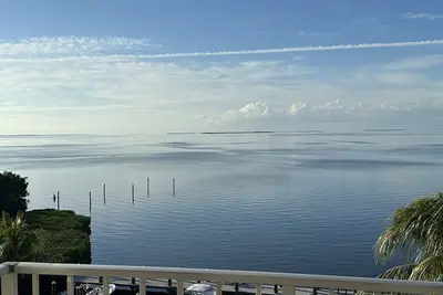 Image de Spectacular Penthouse w/Panoramic Open Water Views-New rental