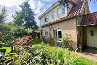 Image de Lovely vacation home in Bergen with a beautiful garden in a quiet location. Welcome!