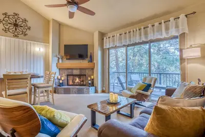 Image de Woodland View, Deck, Bbq, Upper Level Bend Condo