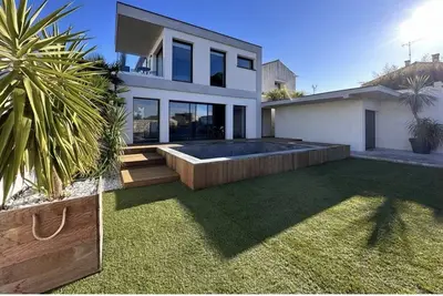 Image de Sete Superbe Villa Contemporaine, Piscine Et Vue Etang