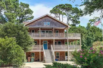 Image de Salty Sunsets: Hot Tub | 2 Kitchens | Pool Access