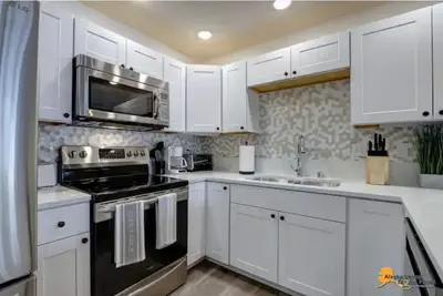 Image de Breathtaking newly remodeled 2 bed, 1 bath unit