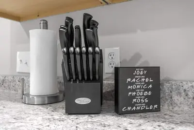 Image de Private lake, beach & hot tub, romantic getaway or family vaca