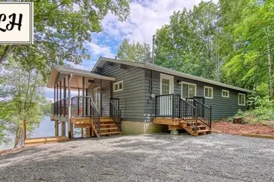 Image de Beautiful modern cottage on Cranberry Lake