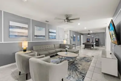 Image de 10 Bed 8 Bath Villa with Screened Private Pool with Spa, Games Room Ev3621