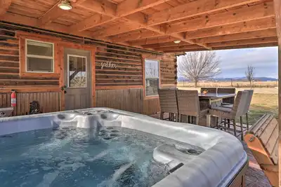 Image de Secluded Cabin w/ Hot Tub, Game Room & Views!