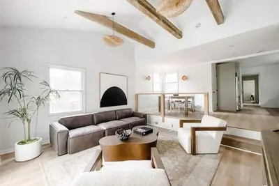 Image de *Luxury Pittsford Village 3Br at the Demler House*