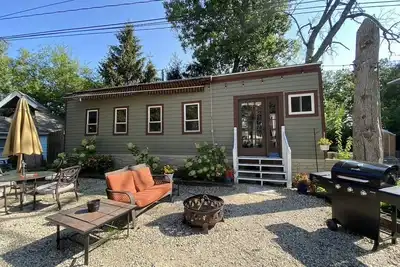 Image de #7 Tiny House at The Cottages on Petite Lake