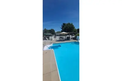 Image de Cheerful 4 bedroom house with pool.