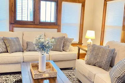 Image de Mn Getaway: Historic 2br with Modern Amenities