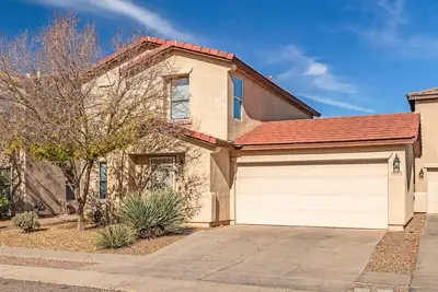 Image de Entire Home in Tucson, newly furnished