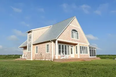 Image de Craig's Keel - Large upscale ocean view! Sunroom, hot-tub, 1 min to great beach