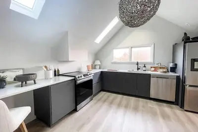 Image de *Posh 2br in the Heart of the Pittsford Village*