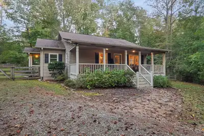 Image de New Listing - Tate Creek Cottage in Wine Country! ! Fenced-In Yard for Dogs!