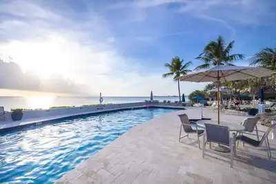 Image de Beachfront Seven Mile Beach - Discovery Point Club #45