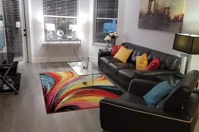 Image de Lavish  2 bedroom 1 Mile from Braves Stadium