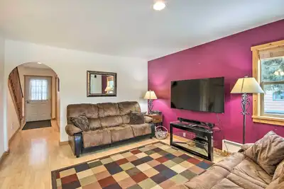 Image de Inviting Townhome: 30 Mi to Yellowstone Np!