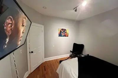 Image de Unique Urban Oasis with Balcony