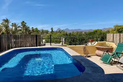 Casa Loca family sized 3 story with a heated jacuzzi  Discounted Rate