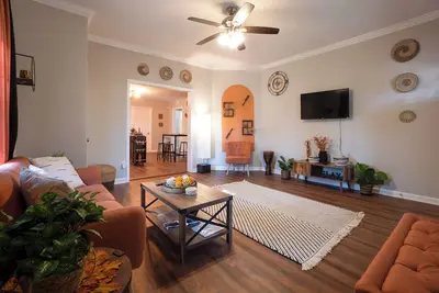 Image de Charming Huntsville Home w/ Deck!