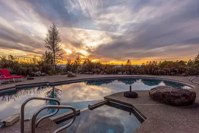 Newly remodeled wine country villa. Outstanding. Sleeps 16