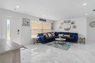 Image de Smart Home in Clearwater w\/ Jacuzzi